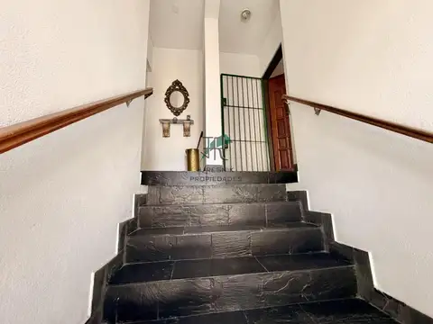 Depto Tipo Casa 4 ambientes con 3 baños