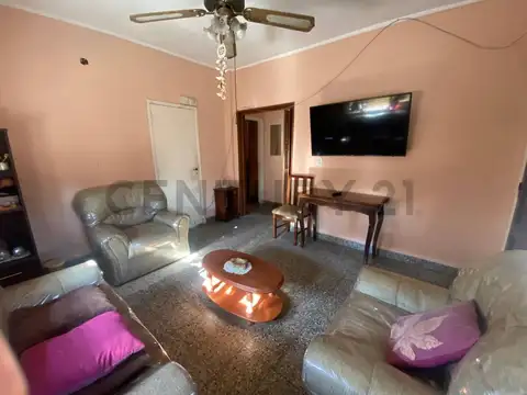 Casa en venta en San Carlos – 2 dormitorios y quincho
