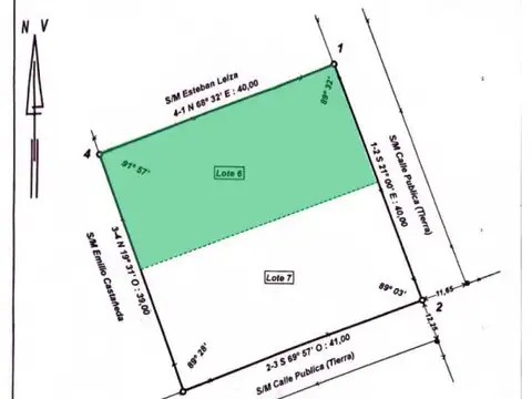 Casa quinta, dos dormitorios, con amplio jardín y pileta, excelente ubicación en Antelo