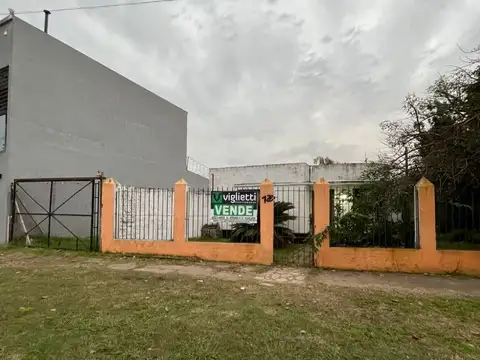 CASA SOBRE AVENIDA ANTÁRTIDA ARGENTINA EN SOURIGUES U$S 120.000.-