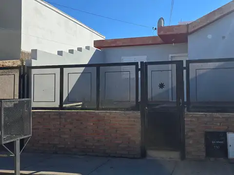 Casa en alquiler c/ patio en San Luis