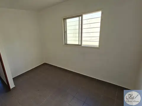 Casa en Alquiler con 1 cochera