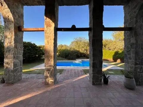 Casa 4 ambientes con 4 baños