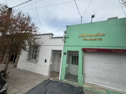 CASA con LOCAL y ÁREA DE PRODUCCIÓN (Panadería)