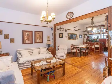 Venta depto de 4 amb de época en excelente estado!