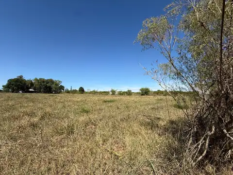 Venta de hermosa chacra en esquina 90x240. Gualeguaychu