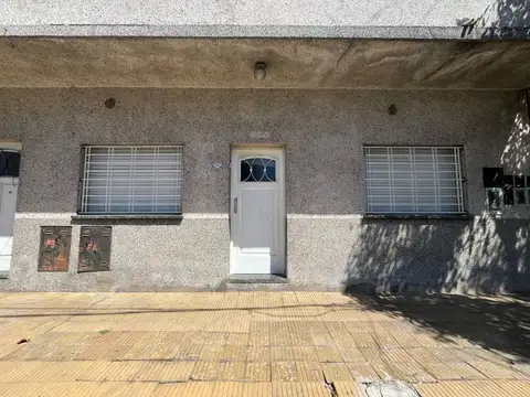 HERMOSO PH DE 3 AMBIENTES PLANTA BAJA AL FRENTE CON PATIO Y LAVADERO
