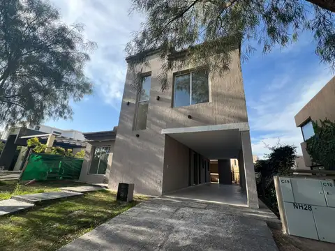 Casa en Alquiler de 3 dormitorios