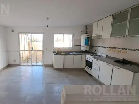 Depto Tipo Casa en Alquiler de 4 ambientes