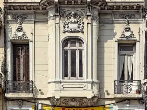 Depto Tipo Casa en Venta 110 años