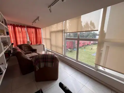 Casa 5 ambientes con 4 baños