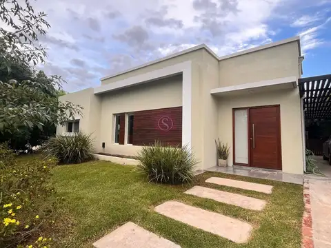 Casa en venta en Barrio Santa Guadalupe Pilar del Este