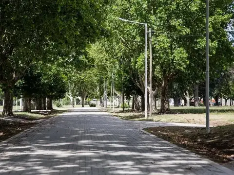 Lote en venta 10x20 barrio La esperanza Tristan Suarez con Pileta