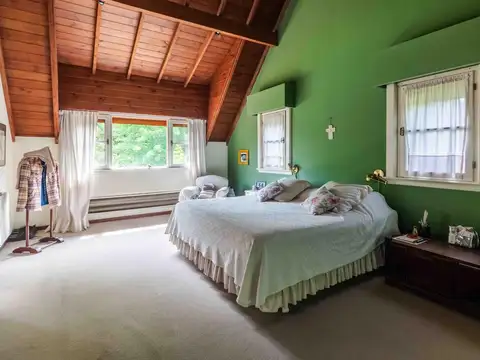 Casa 7 ambientes con 3 baños