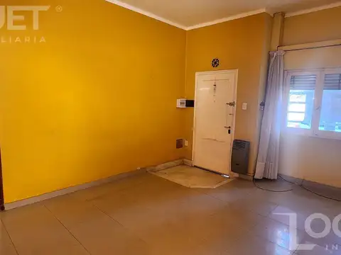 Casa 2 dormitorios y terraza con asador, en venta. A metros de la Costanera, Santa Fe