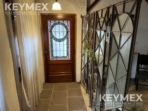 Casa 6 ambientes con 2 baños