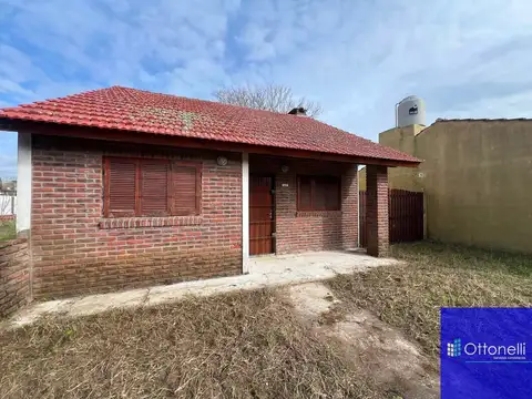 Casa 3 ambientes con 1 baño