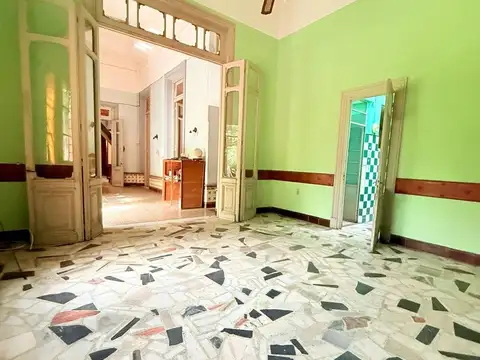 Casa 7 ambientes con 3 baños