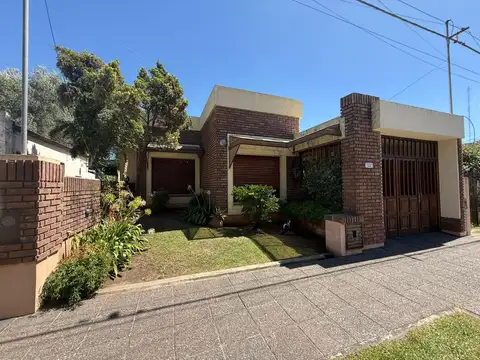 CASA EN VENTA , LUJAN BS AS