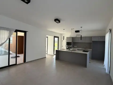 Casa en Alquiler en Luján, USD 1.650