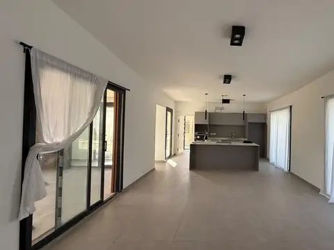 Casa en Alquiler de 3 dormitorios