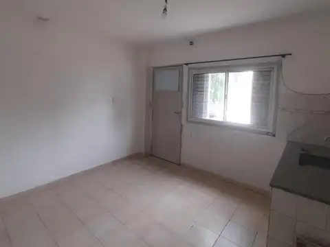 Depto Tipo Casa en Alquiler en Centro, $ 420.000