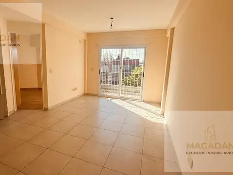 Alquiler - Departamento 2 Amb con Balcon - Ramos Mejia