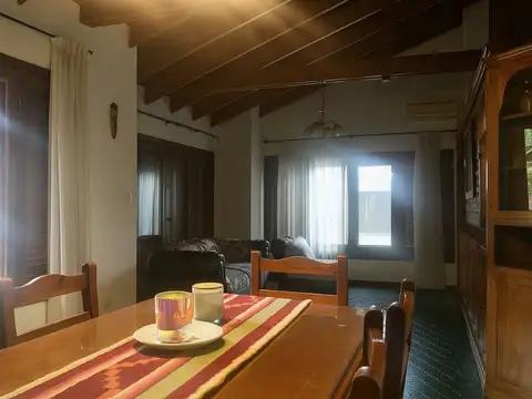 Casa 5 ambientes con 3 baños