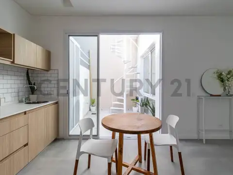 PH 2 Ambientes A Estrenar – Reciclado Íntegramente a Nuevo con Patio y Gran Terr