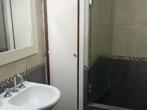 VENTA CASA C/PARQUE, QUINCHO Y DPTO INDEPENDIENTE