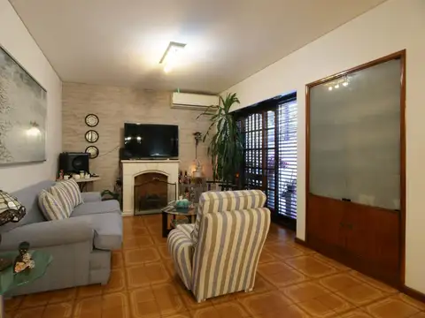 Depto Tipo Casa en Venta de 5 ambientes