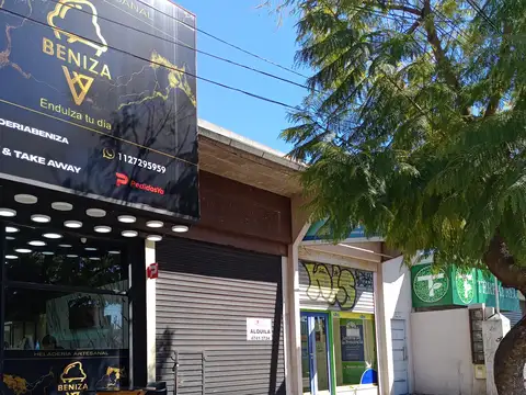 Local amplio.sobre Avda. San Martin 