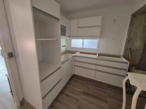 VENTA DEPARTAMENTO 4 AMB, MORON C/BALCON Y COCHERA