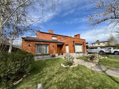 Casa en venta 883m2 barrio privado Pueyrredon Chacras de Coria Luján de Cuyo