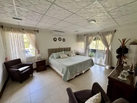 Casa 7 ambientes con 3 baños