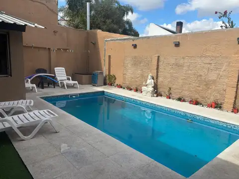 EXCELENTE PH 4 AMB. CON PILETA Y QUINCHO.