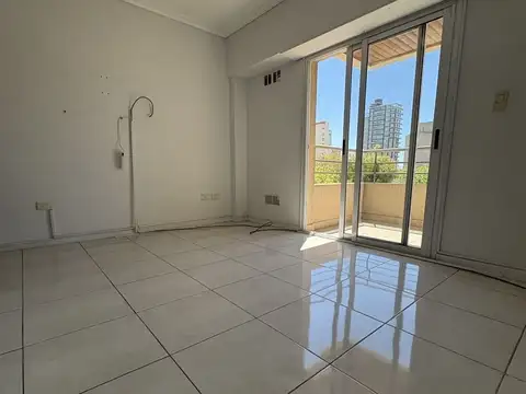 Monoambiente con balcón en pleno lanus este. Pocas expensas