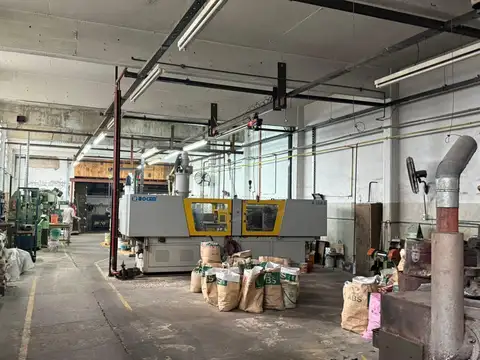 Galpon en Venta en Victoria, USD 2.400.000