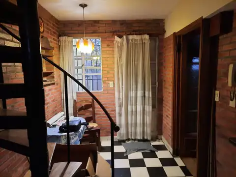 Casa en Venta en Vicente Lopez Vias / Maipu, USD 445.000