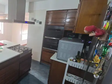 caracas 300, Piso 8