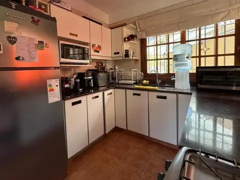 Casa 5 ambientes con 3 baños