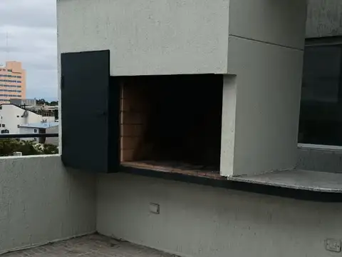SALÓN Y TERRAZA EN ALQUILER en edificio CONDOR HUB