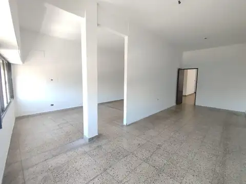 Alquiler de Oficina 110M² en Lomas Del Mirador Buen Estado y Excelene Ubicación