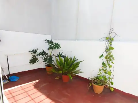 Oficina en Alquiler en Lomas del Mirador, $ 750.000