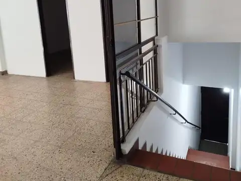 Oficina 4 ambientes con 2 baños