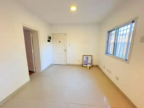 Depto Tipo Casa 4 ambientes con 1 baño