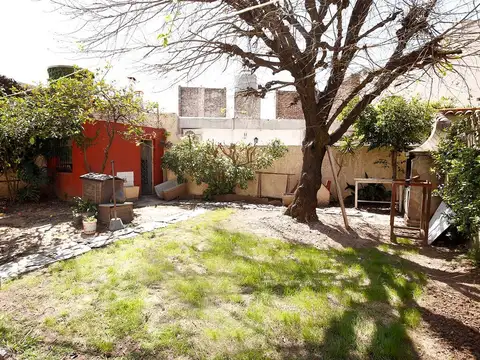 Venta – Casa s/lote propio - a Refaccionar-