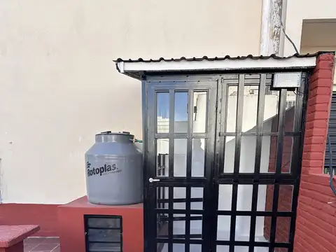 Depto Tipo Casa 2 ambientes con 1 baño