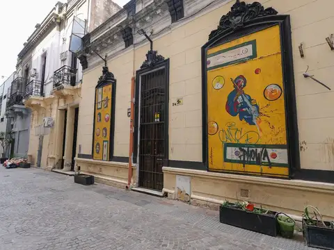 CASA EN VENTA FLORES 8 AMBIENTES