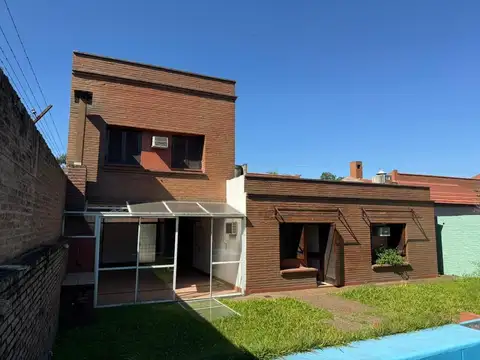 VENTA CASA 3 DORMITORIOS -AV. ADOLFO DE LA VEGA 50
